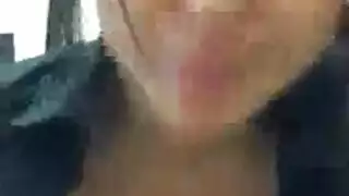 خيال ثلاثي: مص قضيبين صلبين قبل أن تمارس الجنس