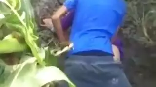 مصرية محجبة تُنكح بقوة في العراء