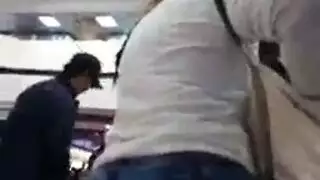 رحلة مبكرة على قضيب صلب: آشلي تهمل العمل من أجل الشرج