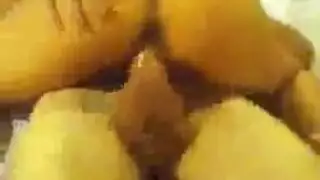 زوجة الب في الحمام