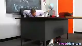 نيك اجمل معلمه في المدرسة