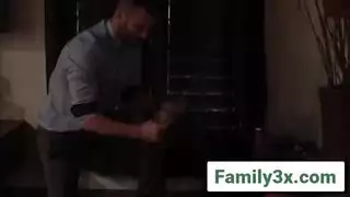 العاهرة الهواة إميلي ويليس تحتاج إلى جنسها العنيف اليومي