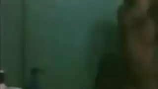 دخل على اخت نائمه على بطنها