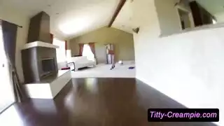 زوجه مرضعه ترضع حبيبها صدرها حلمات