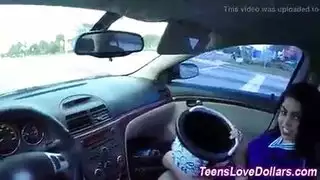 موعد في السيارة يتحول إلى بورنو صعب مع شابة متمردة