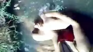 بنتين ورجل مرهقته