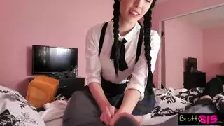 فتاة مطيعة ممطوطة على اتساع