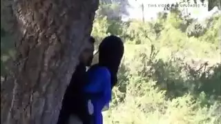 تدليك جنسي يؤدي إلى جماع عنيف وإنزال داخل المهبل